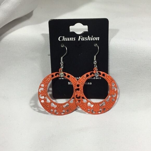 Cutout Design Asymmetrical Hoops (UC3) - Picture 1 of 3